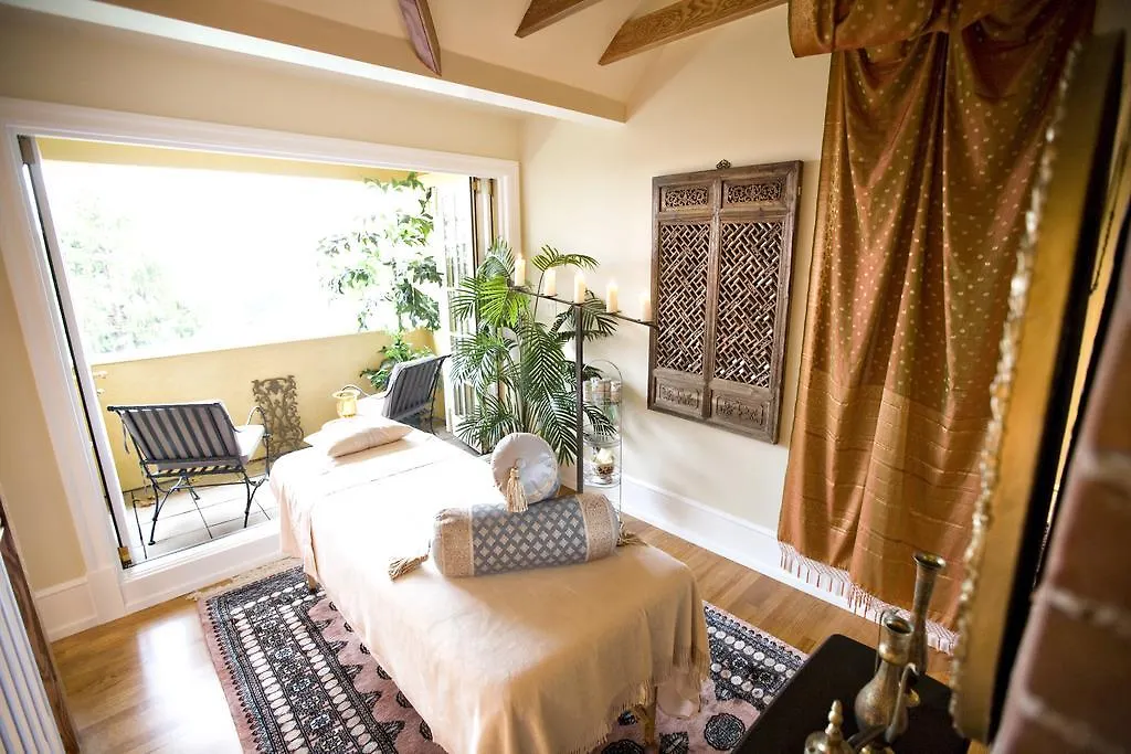 ***** Bed & Breakfast Villa Marco Polo Bed And Breakfast Inn Canada